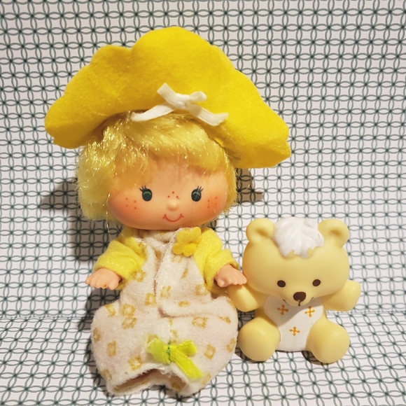 Vintage Strawberry Shortcake Butter Cookie & pet - Picture 1 of 1